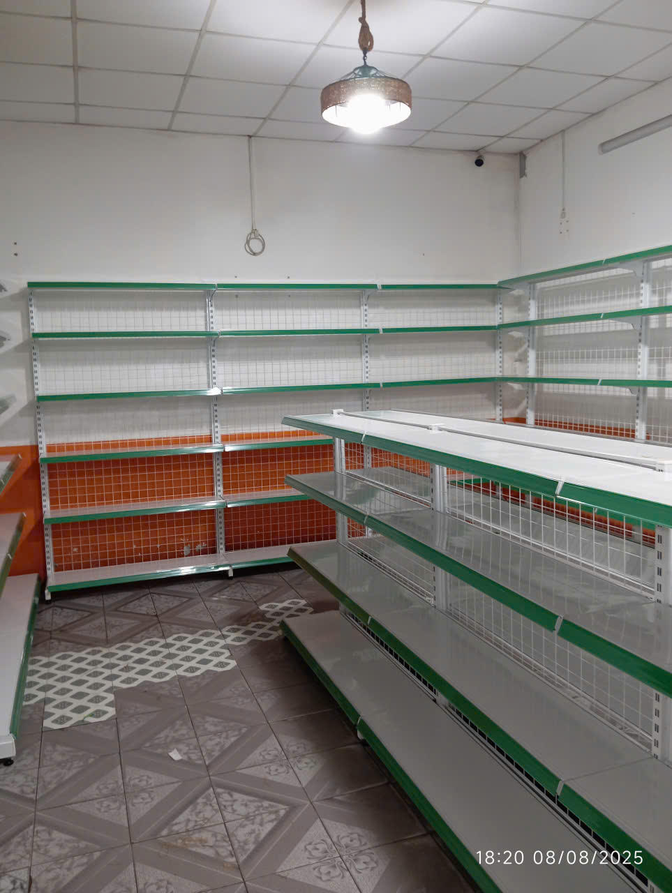 Lắp Đặt Kệ Trưng Bày Cho Cửa Hàng Gia Dụng Ái Duyên 2 - Quy Nhơn